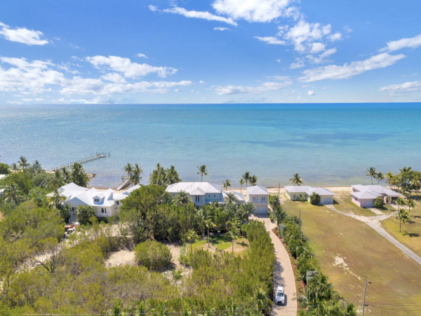 Oceanfront Luxury Vacation Estate with Pool & Spa